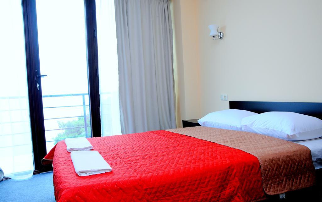 Hotel Shine In Kobuleti Zimmer foto
