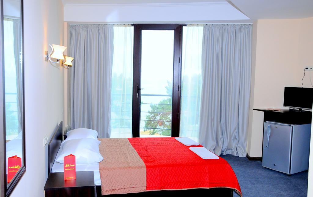 Hotel Shine In Kobuleti Zimmer foto